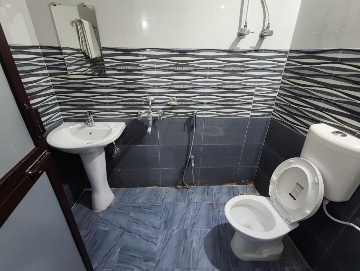 Hotel Kanha Shyam Madhubani Dış mekan fotoğraf