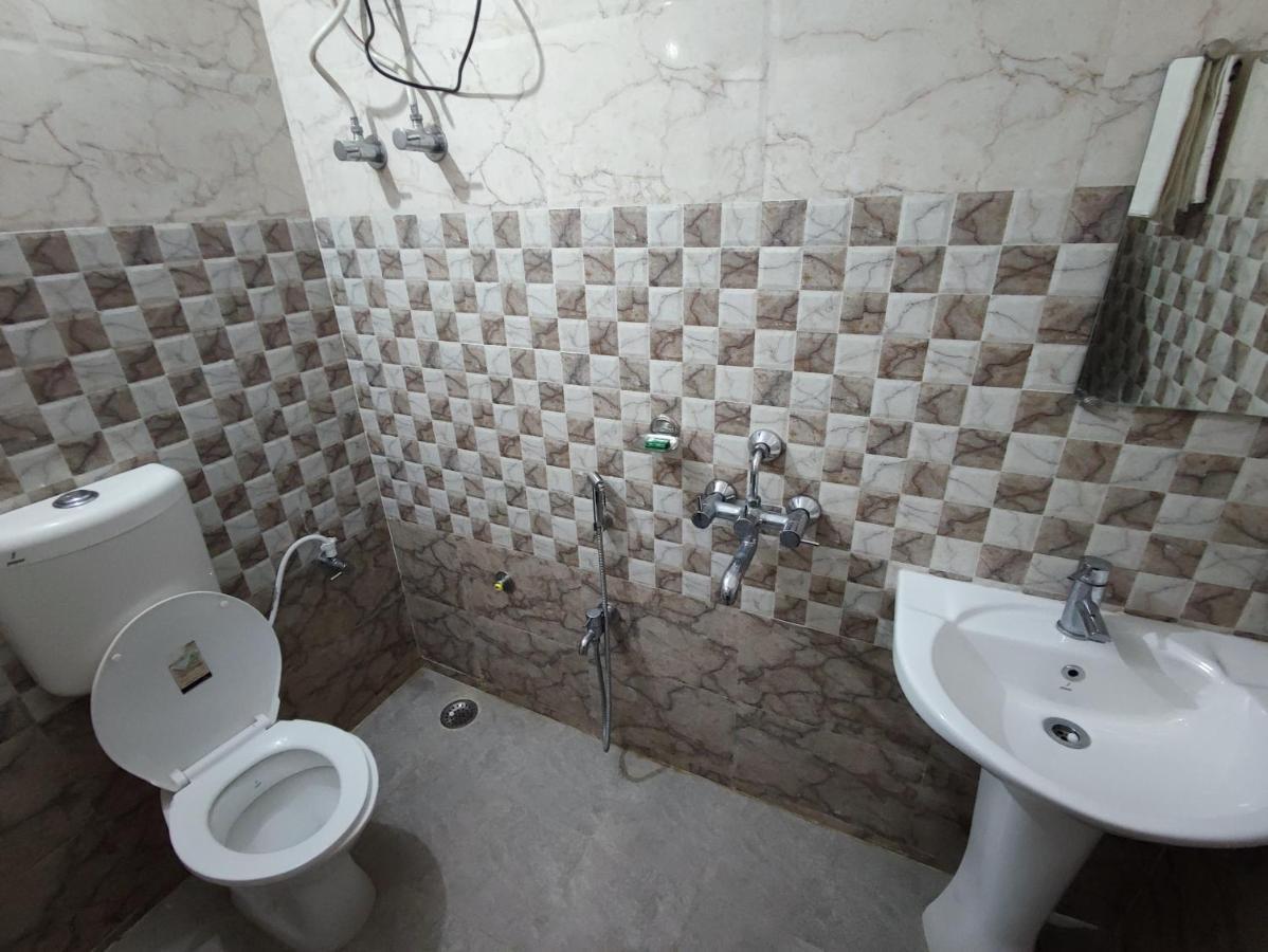 Hotel Kanha Shyam Madhubani Dış mekan fotoğraf